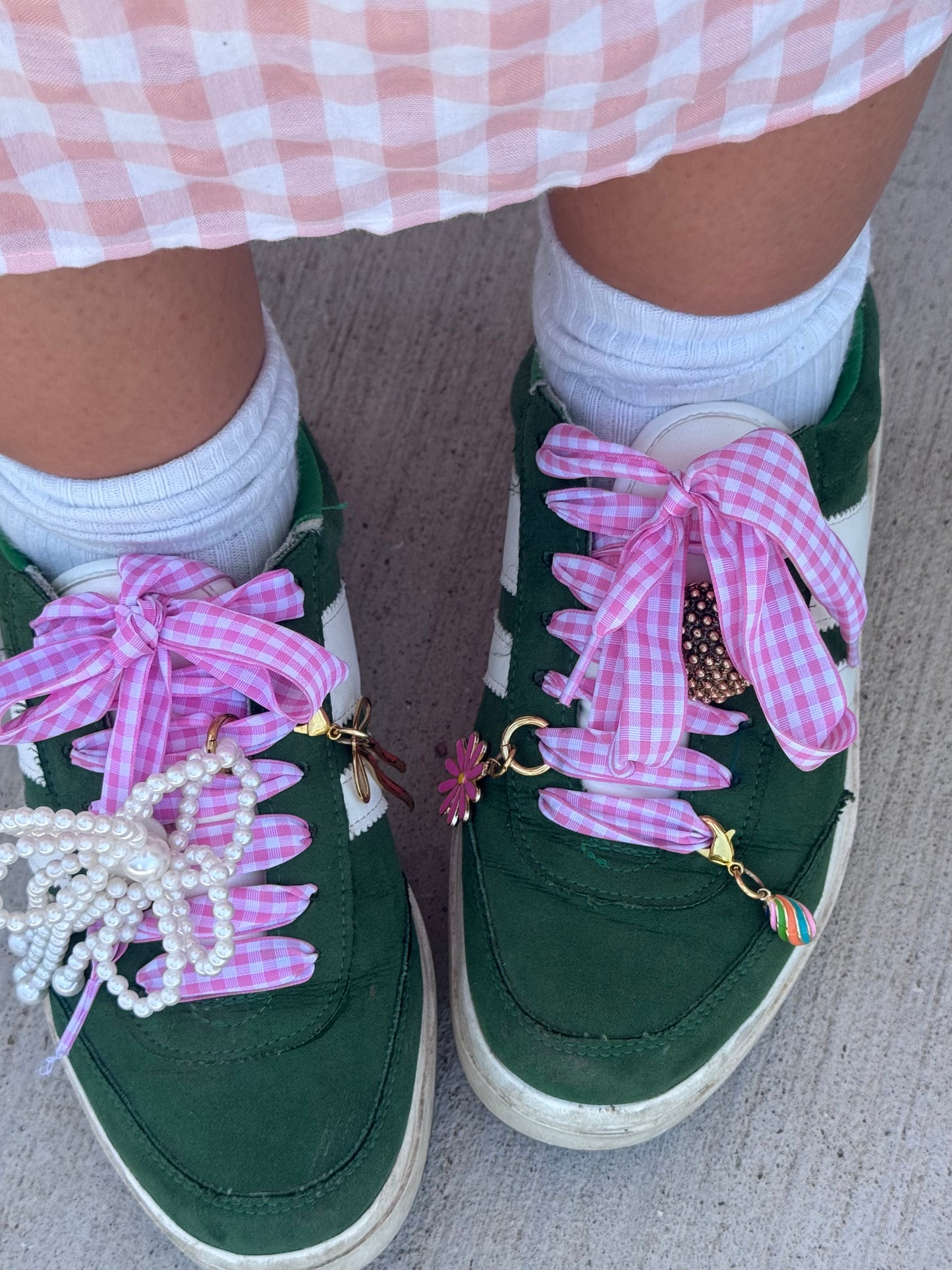 Max Mystery Shoe Charm Set