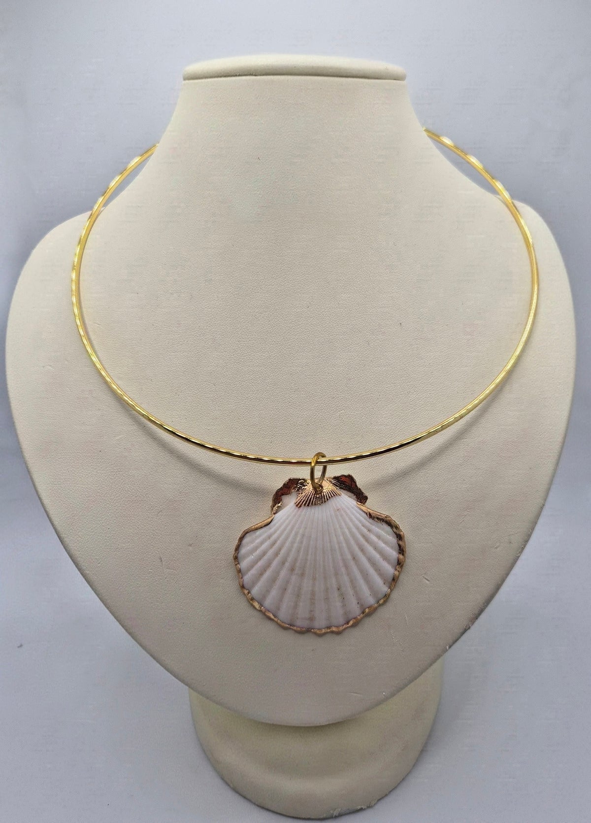 Shell Collar Necklace