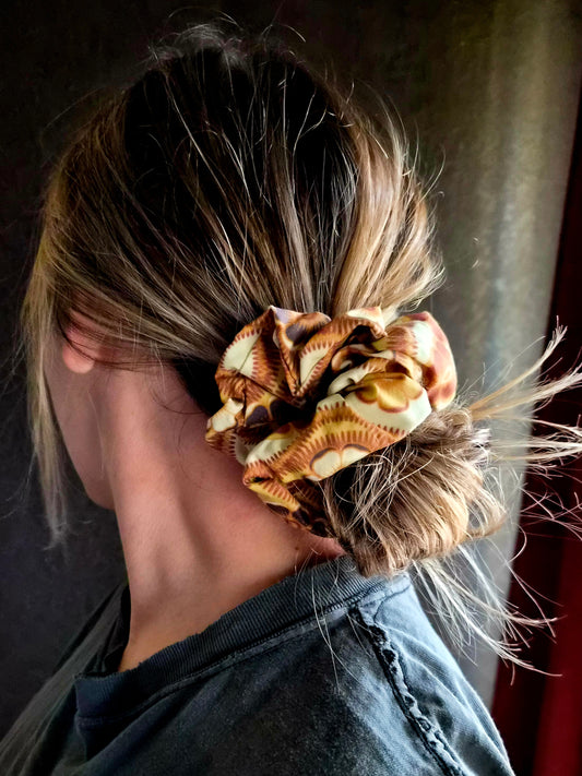 Retro Girlie Scrunchie